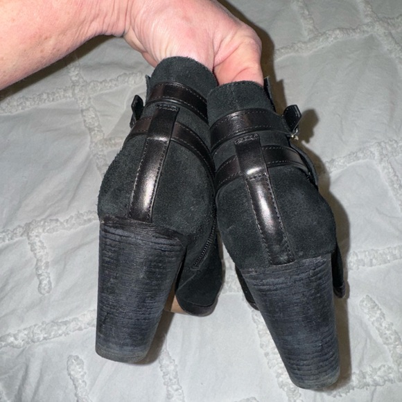 Cole Haan Black Ankle Boots with Chunky Heel and Zipper Closure - Picture 3 of 7